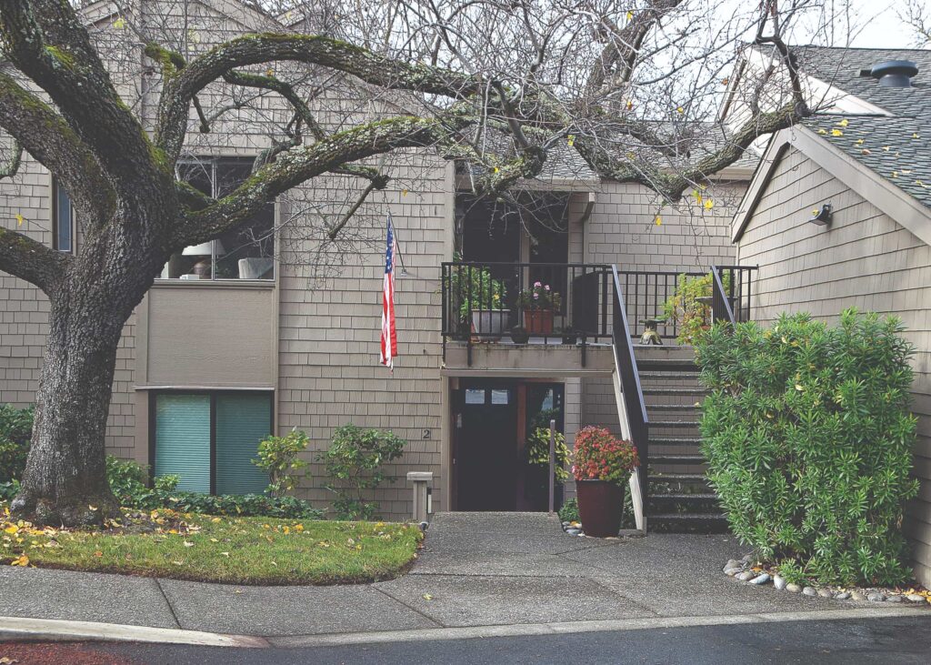 Woodbridge Condo
